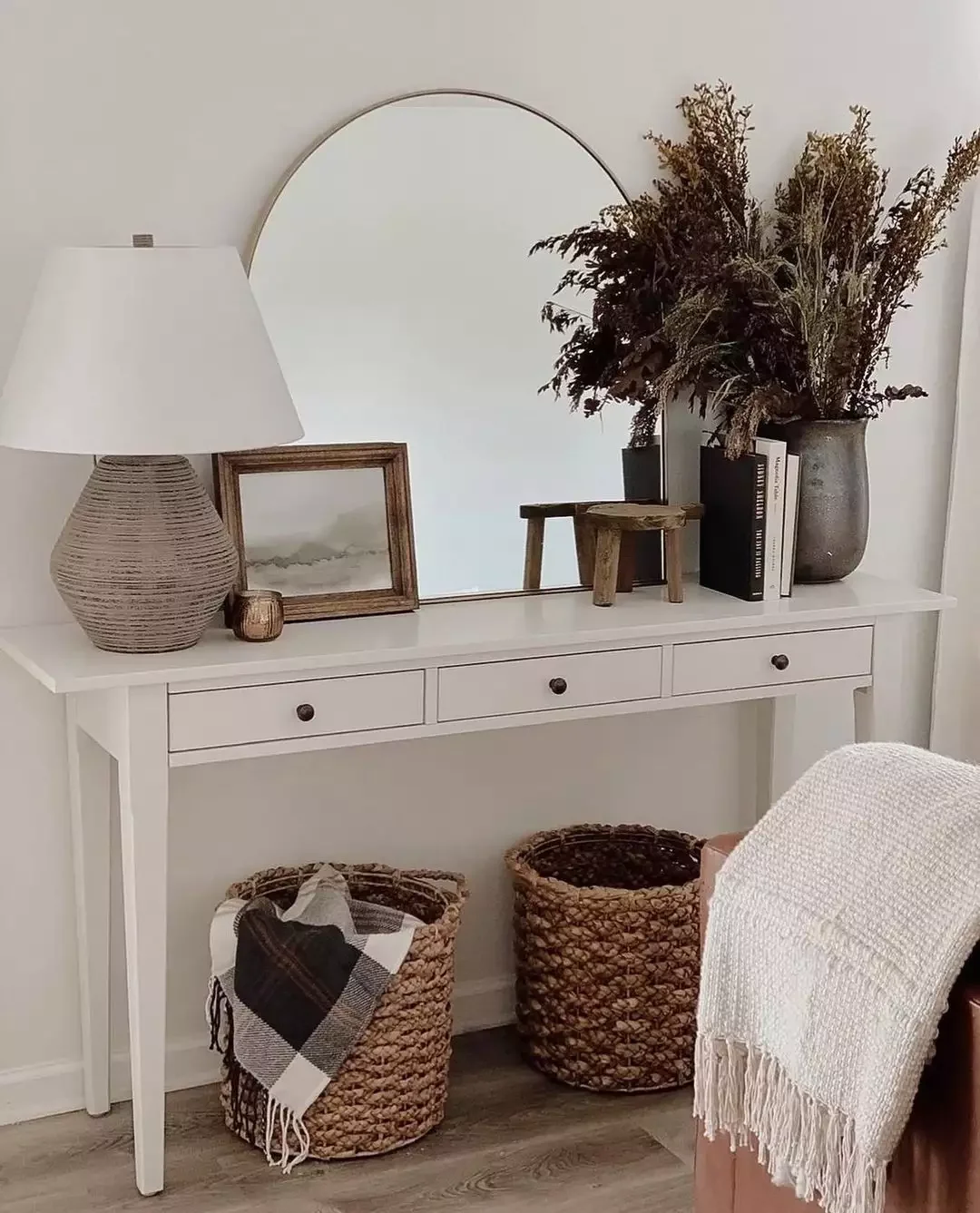 30 Beautiful Modern Farmhouse Entryway Ideas to Create a Stunning First Impression Add Wicker Baskets