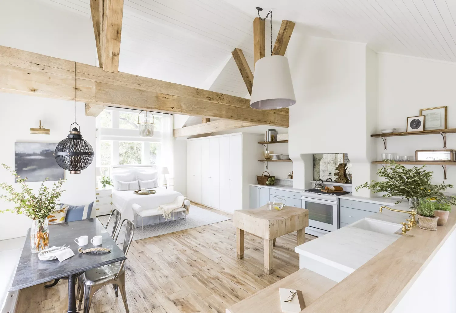 41 Smart Apartment Decorating Ideas to Transform Your Small Space Into a Stylish Home 8 Add a Bed Bench