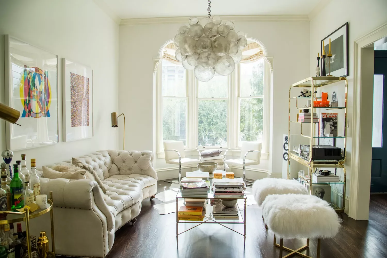 45 Brilliant Bay Window Ideas That Will Transform Your Home 27 Add a Bubble Light