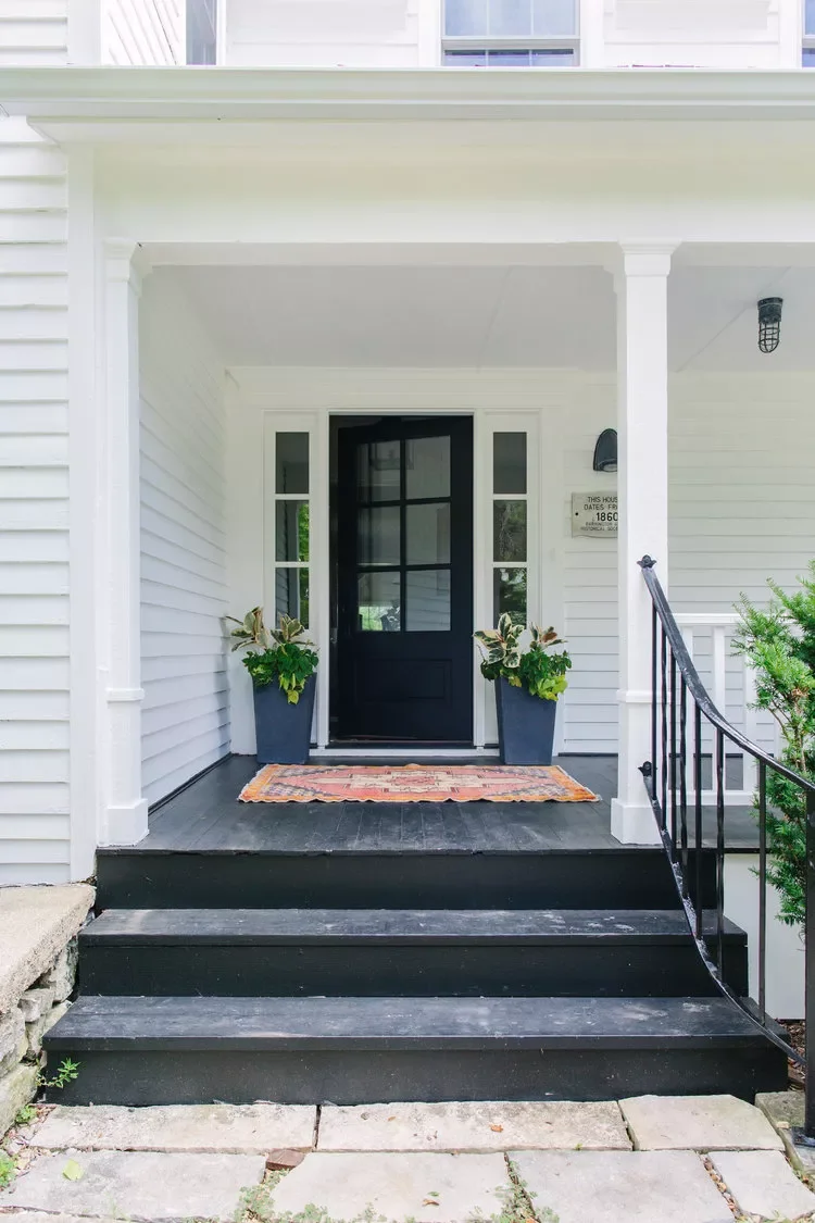 47 Stunning Modern Front Porch Ideas That Will Transform Your Home's Curb Appeal 3 Add a Colorful Outdoor Rug