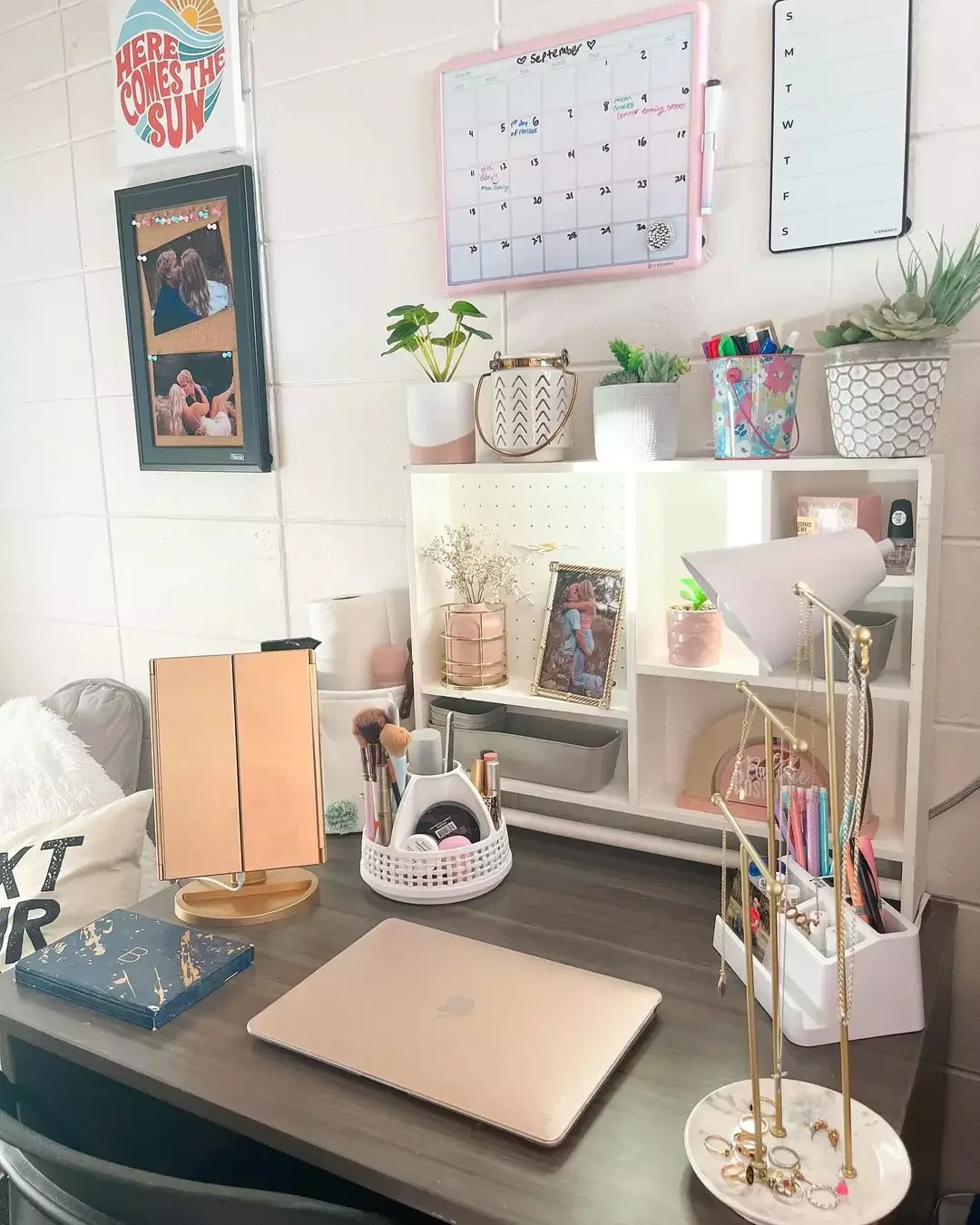 20 Creative Ways to Transform Your Dorm Room Into a Personal Haven 13 Add a Desk Hutch for Storage