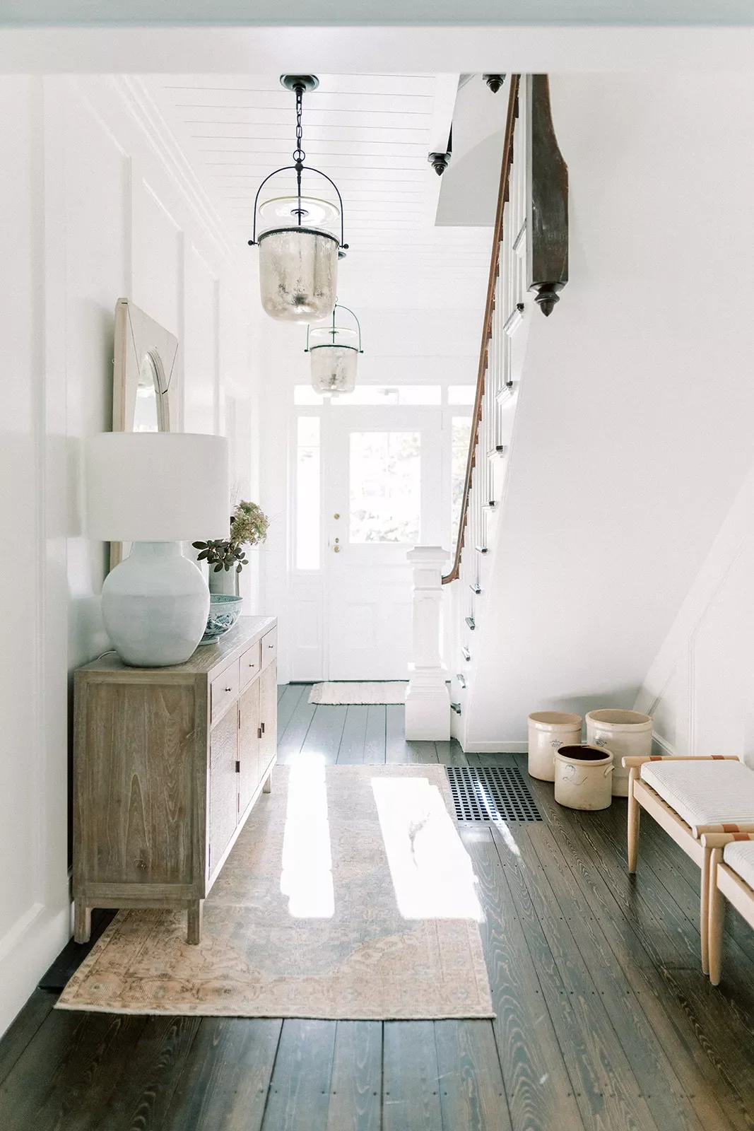 31 Brilliant Small Entryway Ideas That'll Make Your Space Feel Amazing Add a Farmhouse Feel