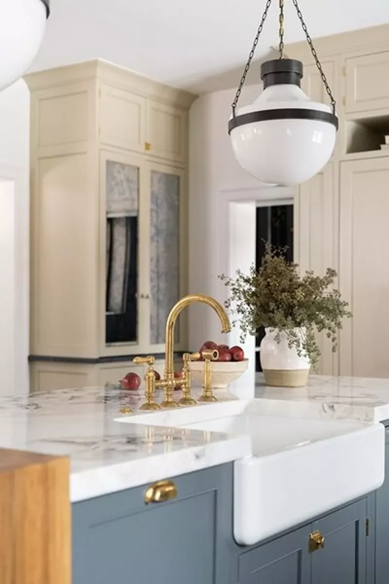 25 Stunning Kitchen Sink Ideas to Transform Your Culinary Space 8 Add a Farmhouse Touch