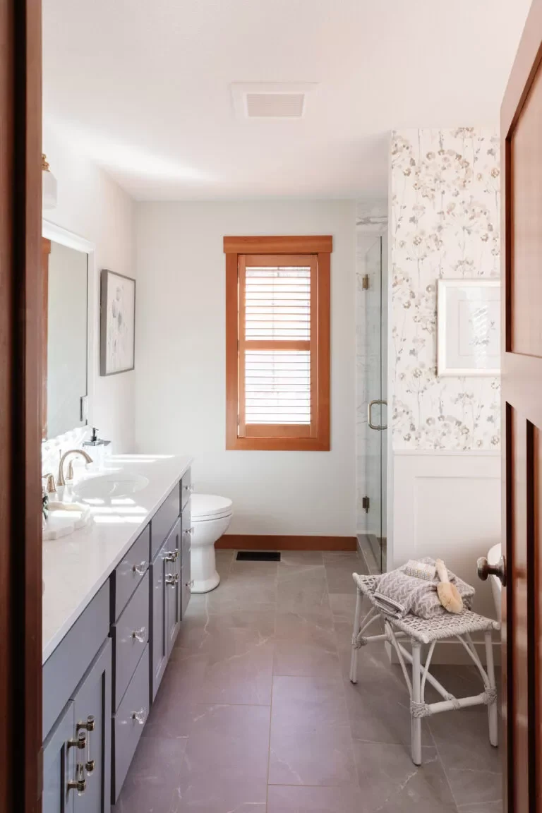 30 Rustic Bathroom Ideas That'll Give You Serious Country Cottage Vibes 21 Add a Flowery Wallpaper