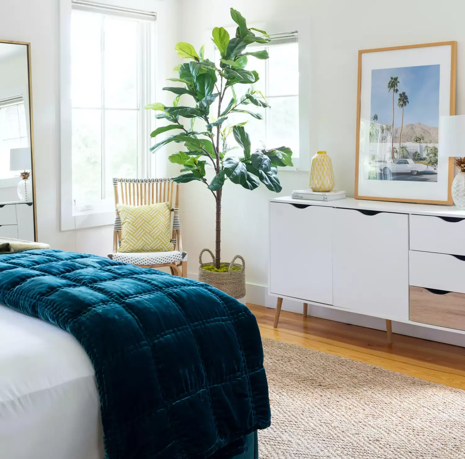 25 Stunning Navy Blue Bedroom Ideas That Will Transform Your Space 11 Add a Luxurious Navy Blue Throw Blanket