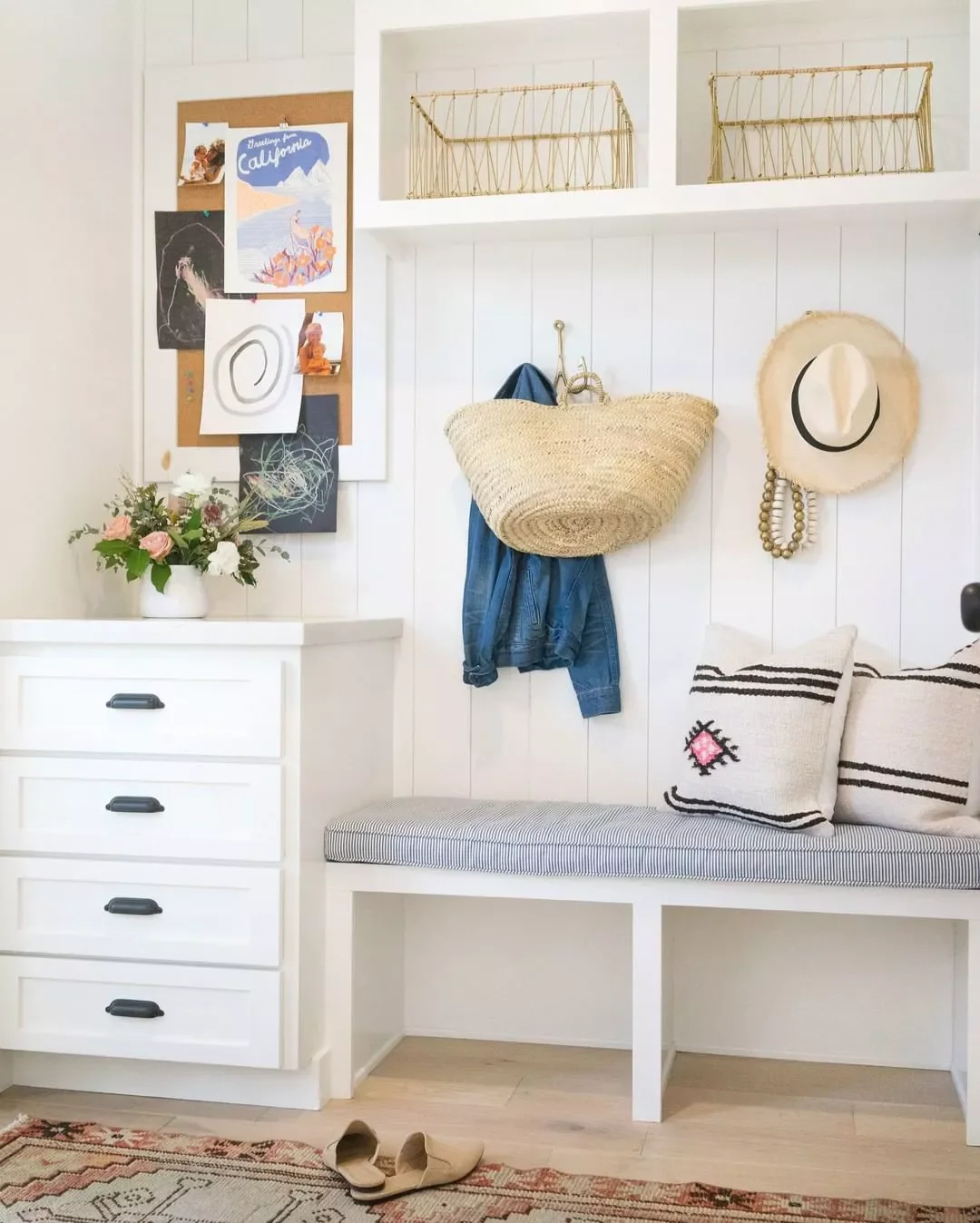46 Creative Mudroom Design Ideas to Transform Your Entryway Add a Memo Board