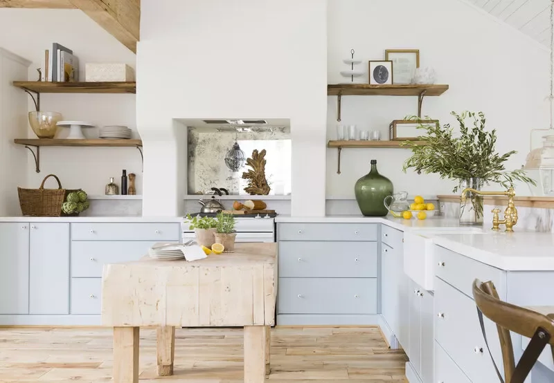 52 Creative Apartment Kitchen Ideas That Keep Your Security Deposit Safe 6 Add a Mirrored Backsplash