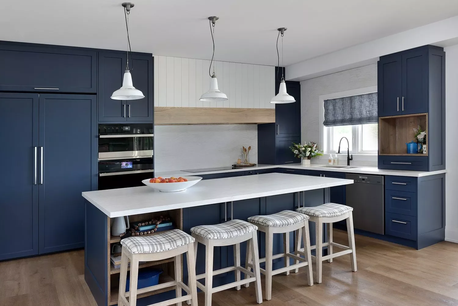 28 Charming Modern Cottage Kitchen Ideas That Bring Country Romance Home 17 Add a Modern Coastal Feel