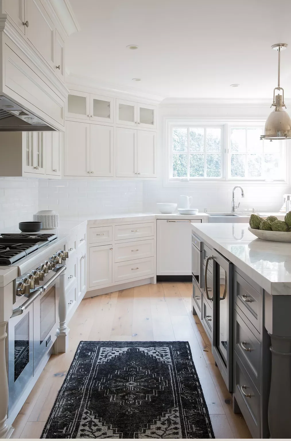 65 Cozy Fall Decorating Ideas to Transform Your Home This Autumn 30 Add a Moody Carpet