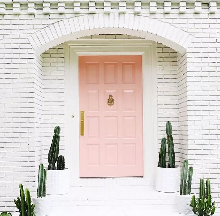 39 Stunning Front Door Decor Ideas to Welcome Every Season Add a Pineapple Doorknocker