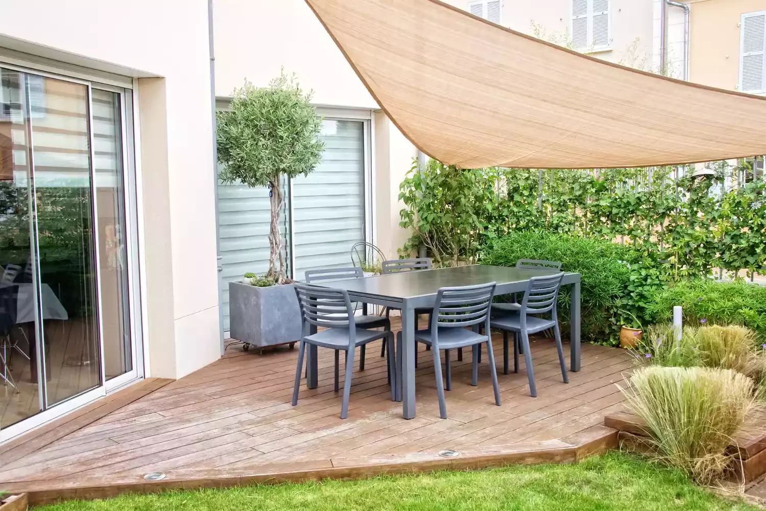 30 Creative Ways to Transform Your Small Deck Into a Stunning Outdoor Retreat 27 Add a Shade Tarp