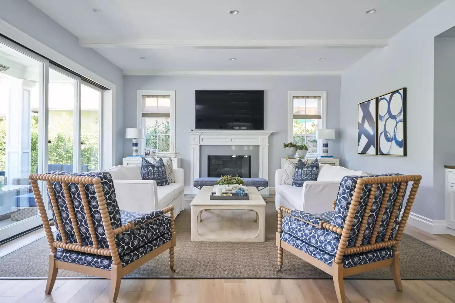 23 Stunning Blue and Gray Living Room Design Ideas You'll Love 2 Add a Touch of Navy