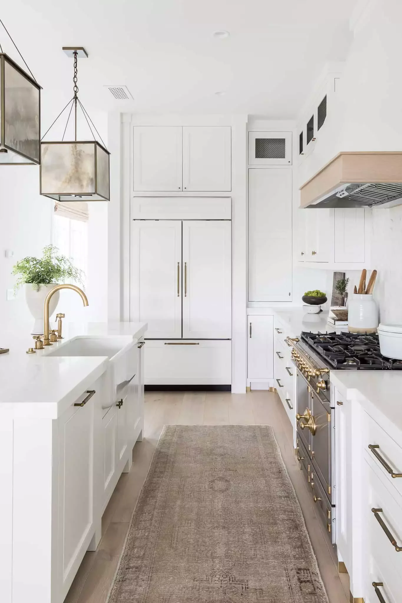 46 Galley Kitchen Design Ideas That Maximize Style and Function 2 Add a Vintage Touch