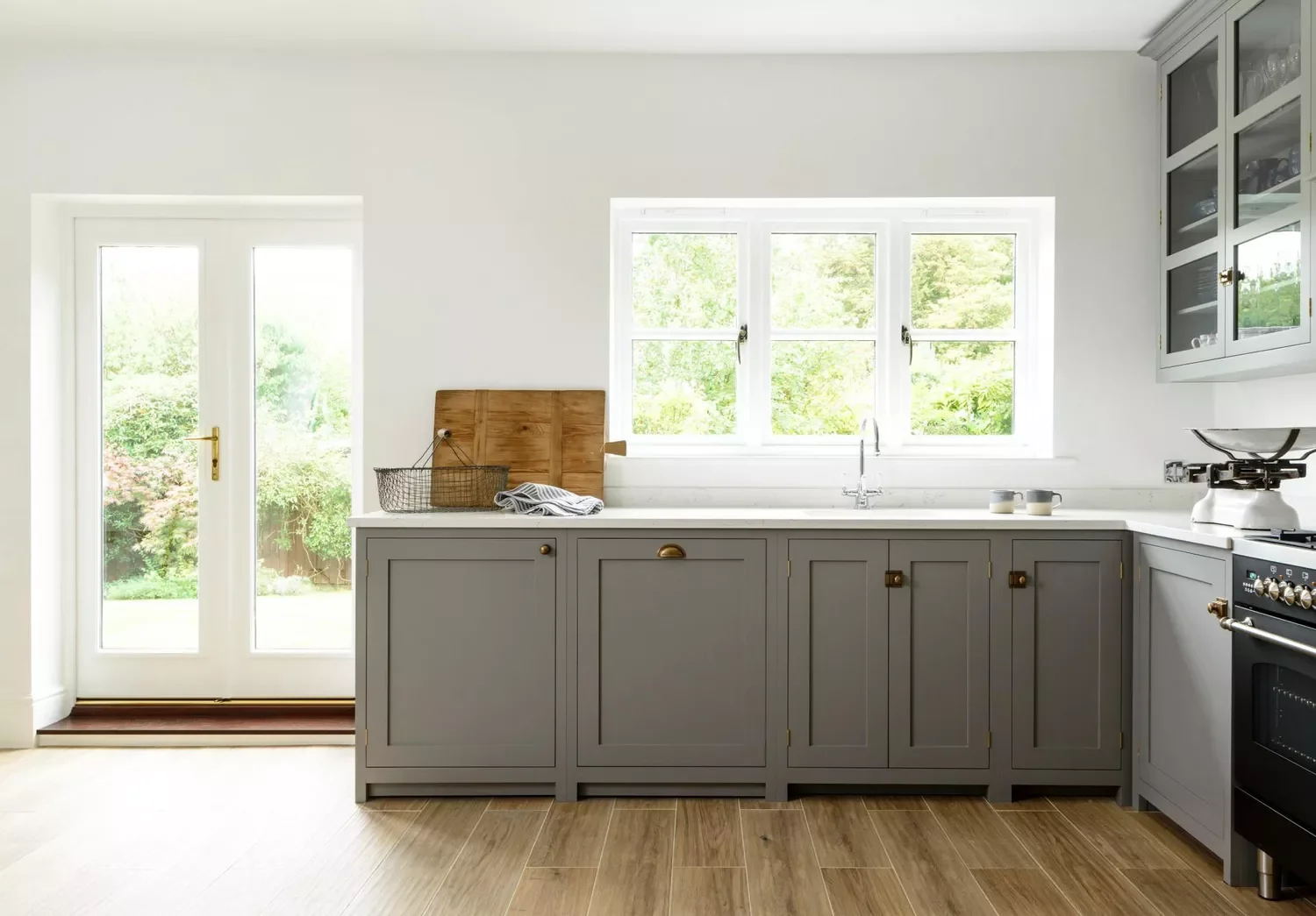 31 Stunning Kitchen Flooring Ideas That Combine Style with Practicality 17 Aged Oak Porcelain Tile