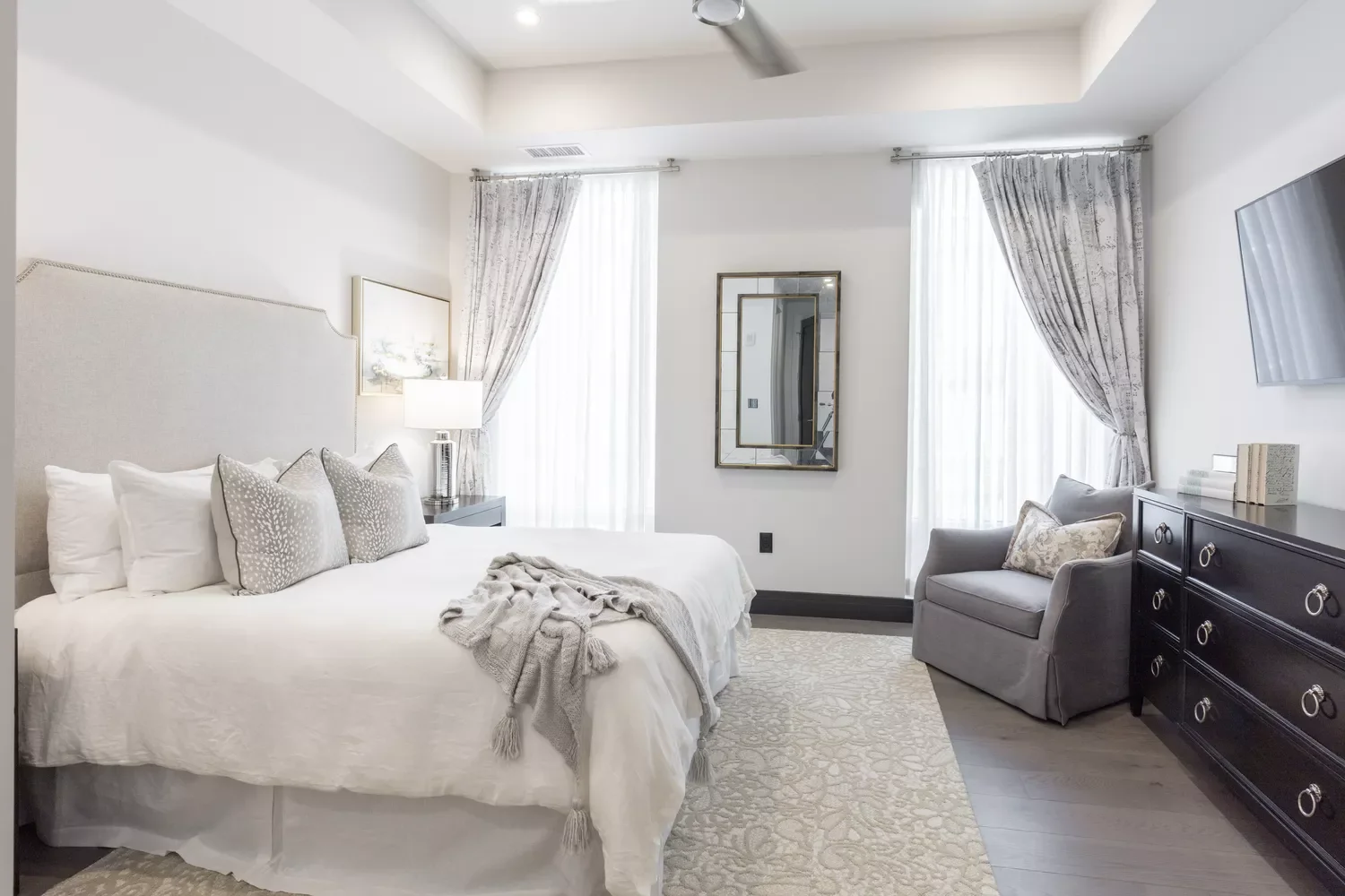 32 Stunning Gray Bedroom Ideas That Will Transform Your Space 10 Airy Gray Bedroom