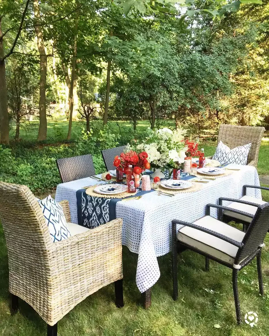 Al Fresco Backyard Dining