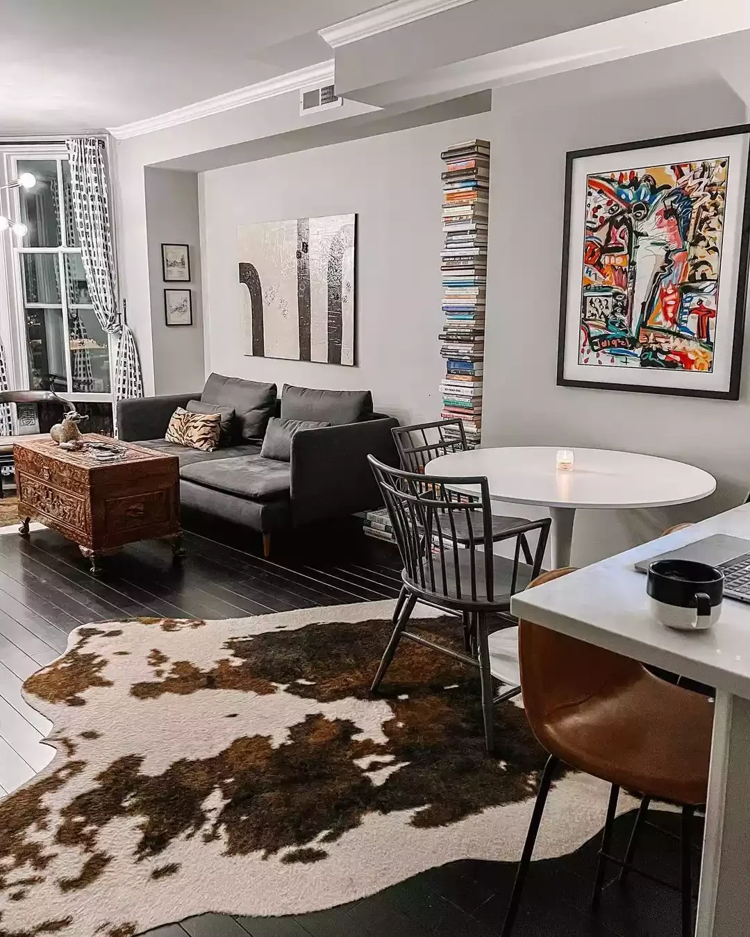 25 Stunning Vintage Living Room Ideas That Never Go Out of Style 11 All Abstract