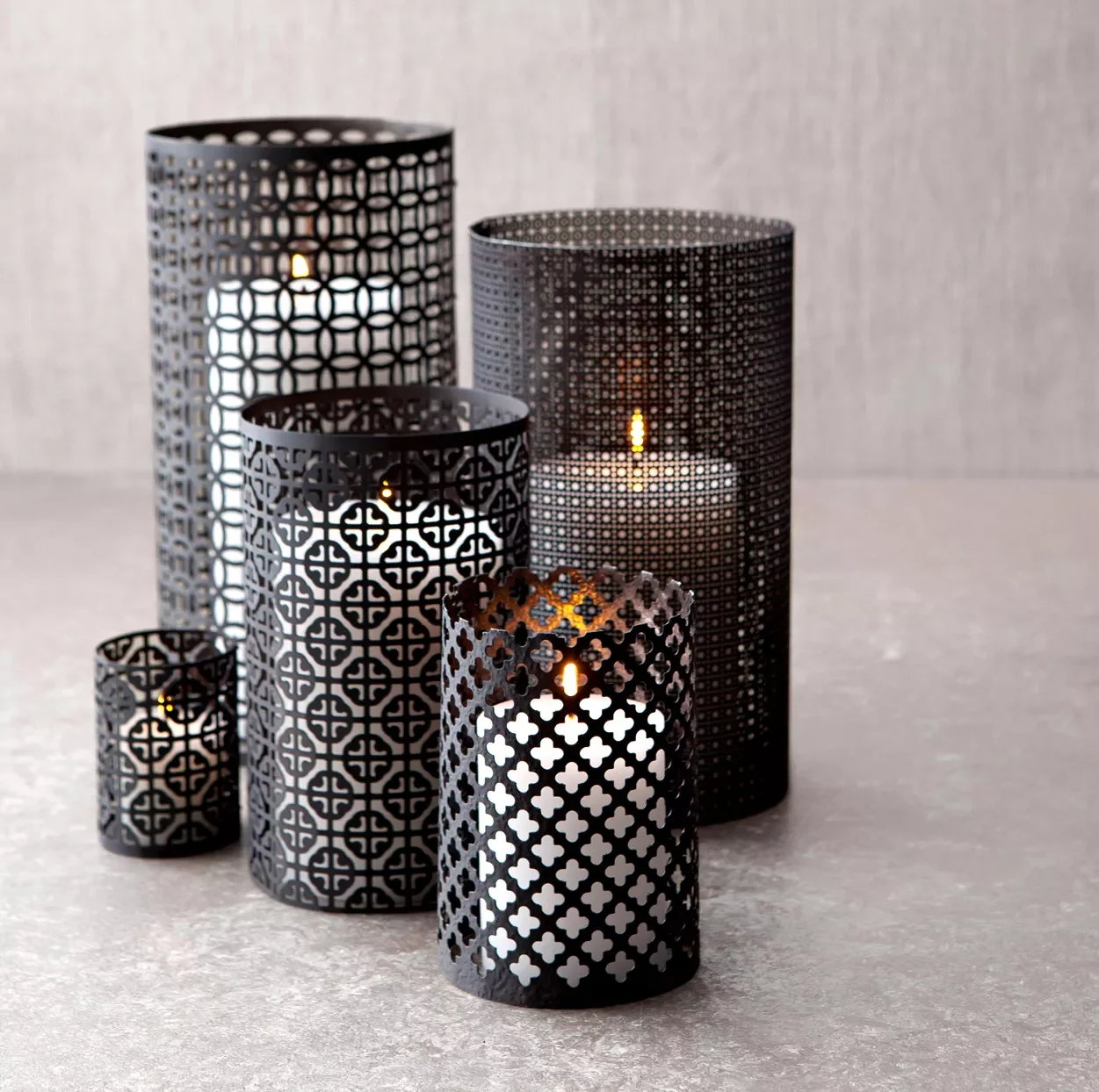 80 Quick Halloween Crafts You Can Complete in One Day 21 Aluminum Candleholders