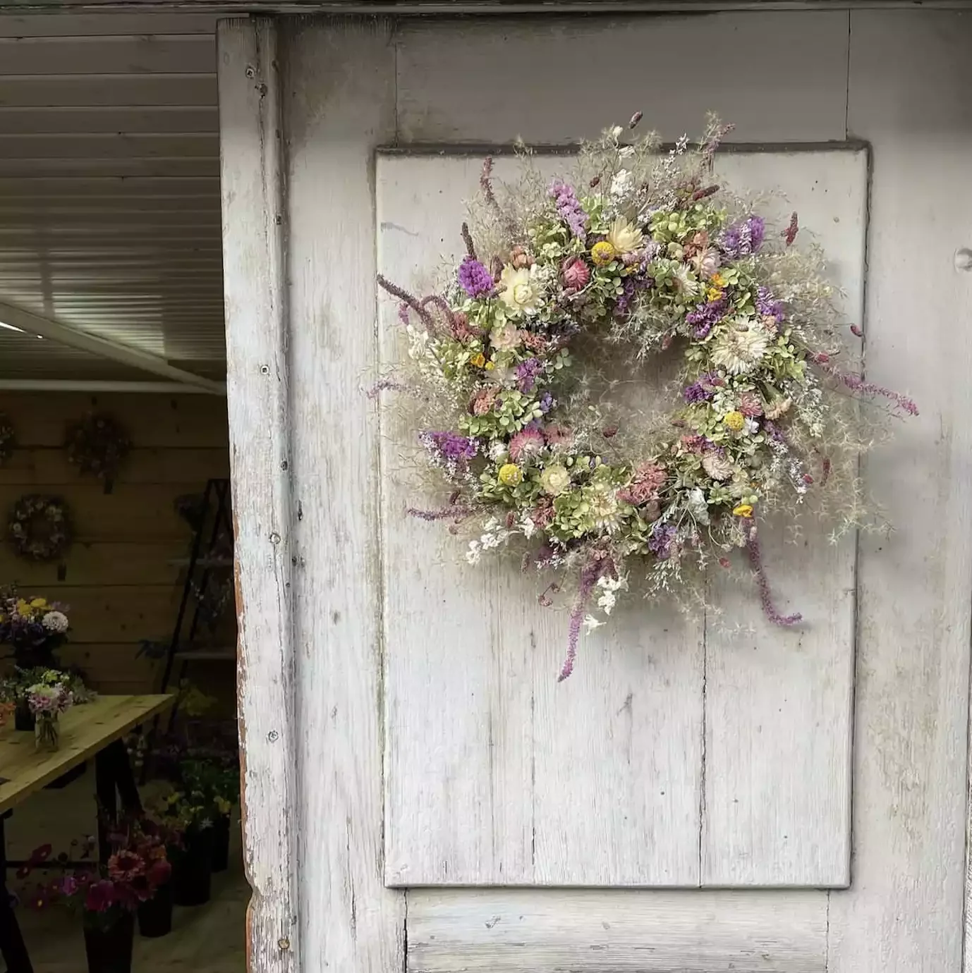 25 Beautiful Summer Wreath Ideas to Brighten Your Front Door 1 An Organic Summer Wreath