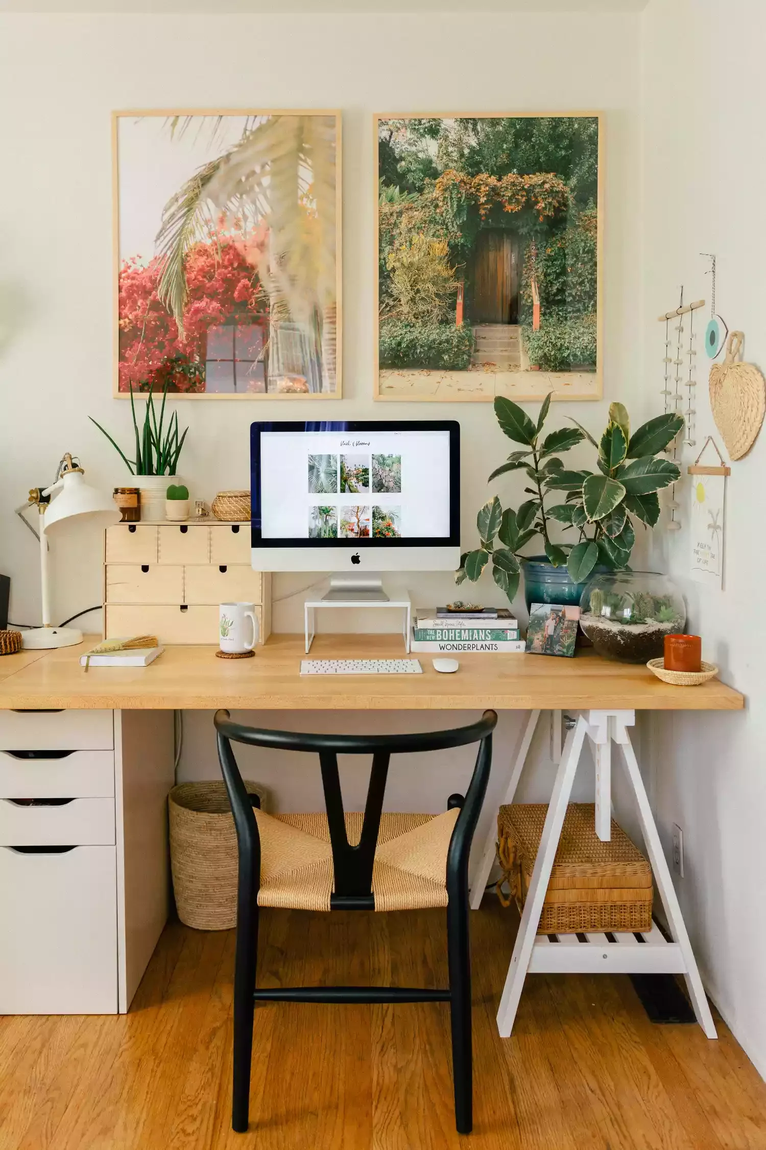 25 Smart Dorm Room Organization Ideas to Transform Your Tiny Space An Organized Desk