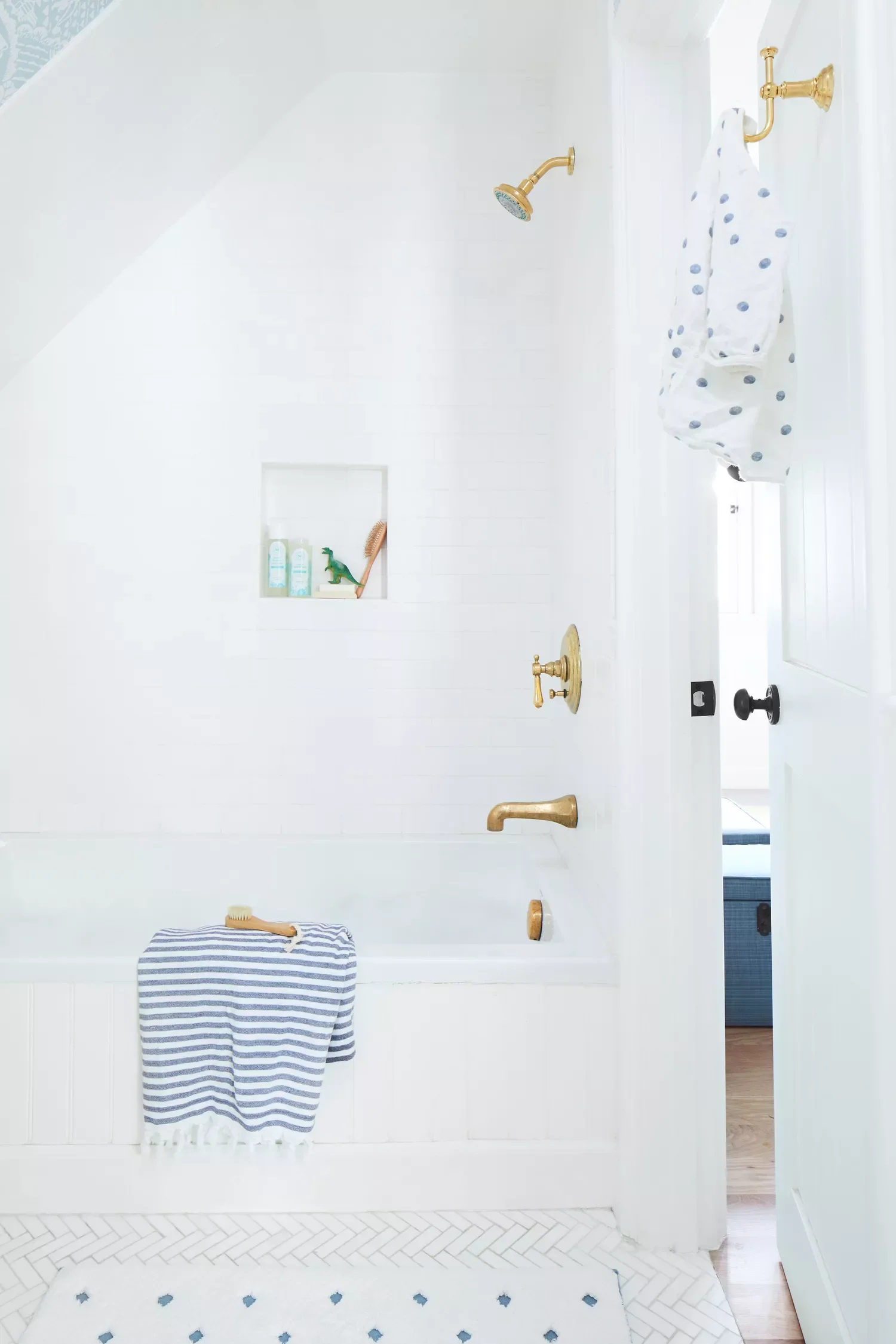 30 Stunning Corner Shower Designs to Elevate Your Bathroom 27 Angled Corner Shower
