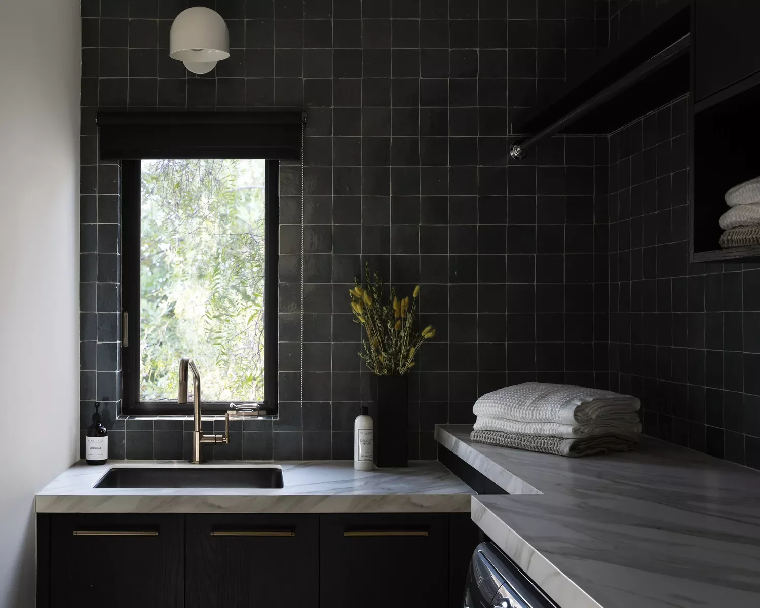 21 Contemporary Window Trim Designs That Transform Your Home 12 Animate