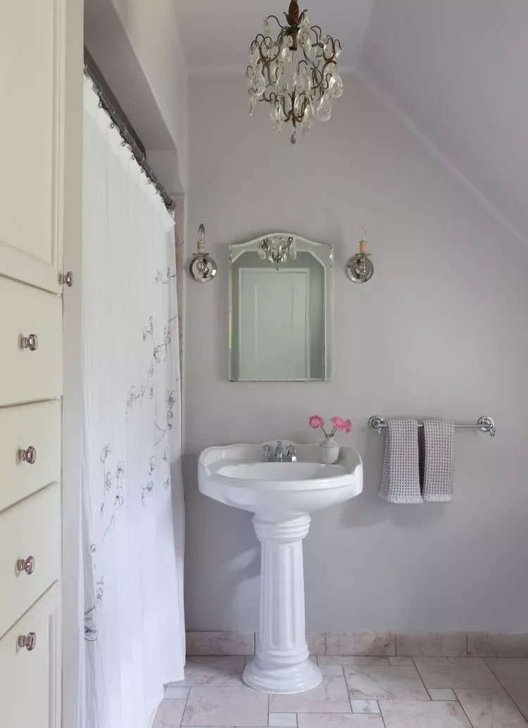 24 Bathroom Lighting Ideas That Make You Look Amazing Daily Antique Chandelier