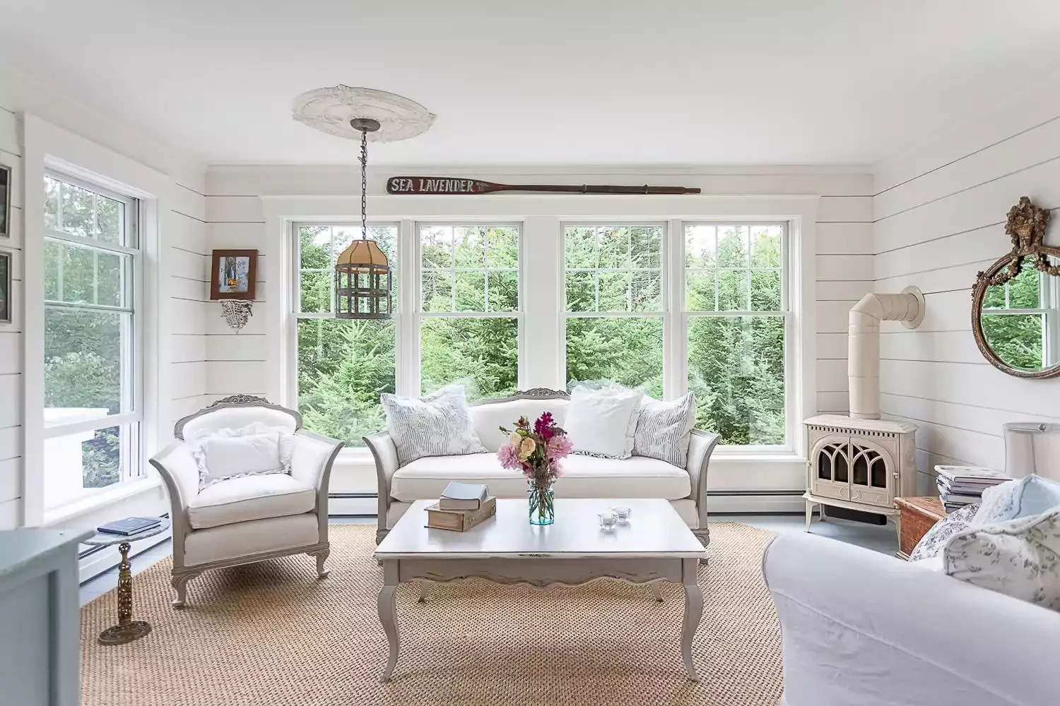 44 Irresistibly Cozy Living Room Ideas That Will Transform Your Space 13 Antiques and Vintage Decor