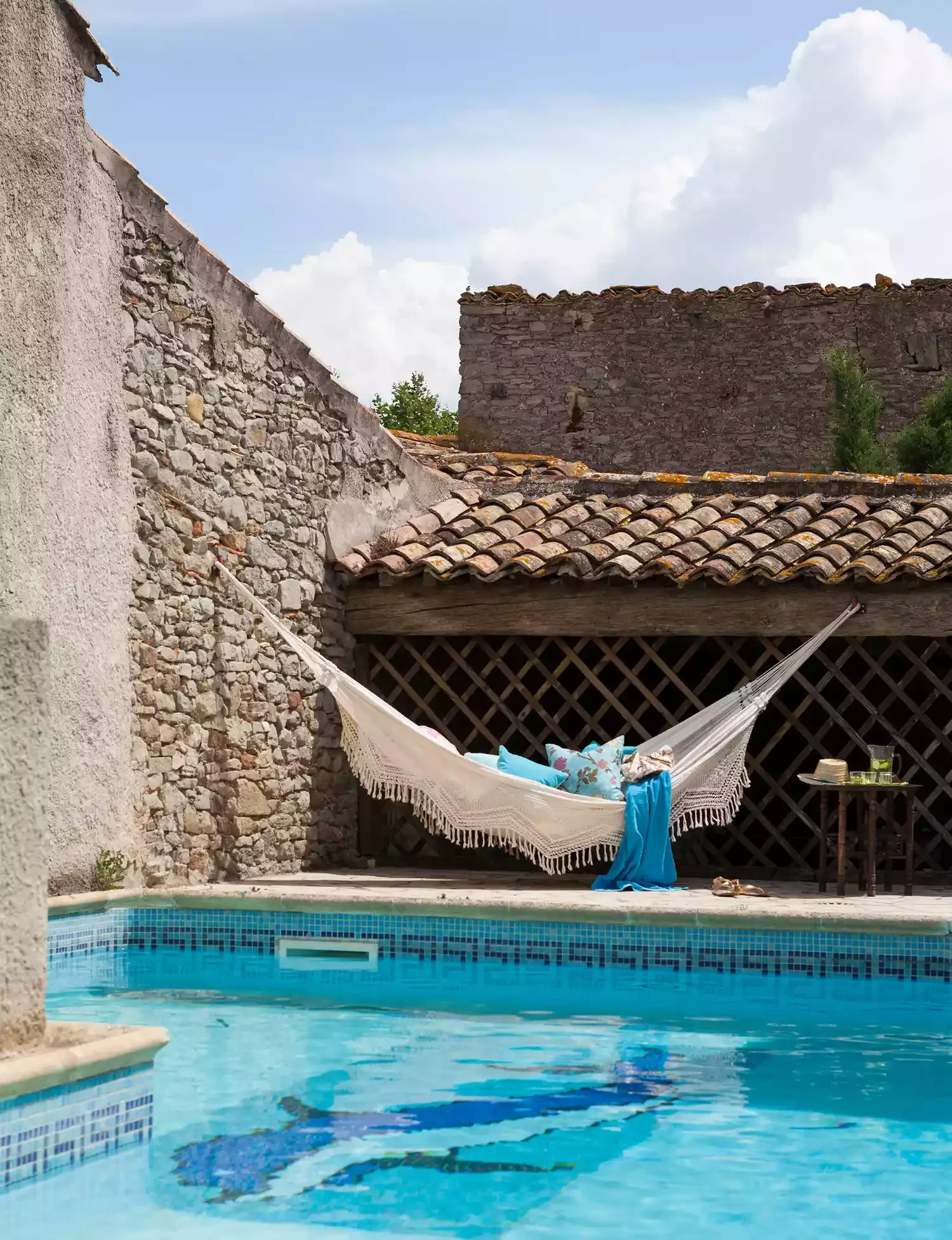 29 Stunning Backyard Hammock Ideas to Create Your Perfect Relaxation Retreat 20 Aqua Theme