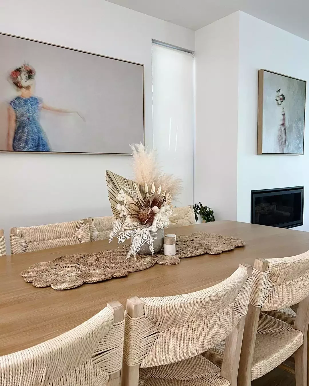 34 Stunning Dining Table Styling Ideas for Every Day of the Year 32 Arrange Dried Florals