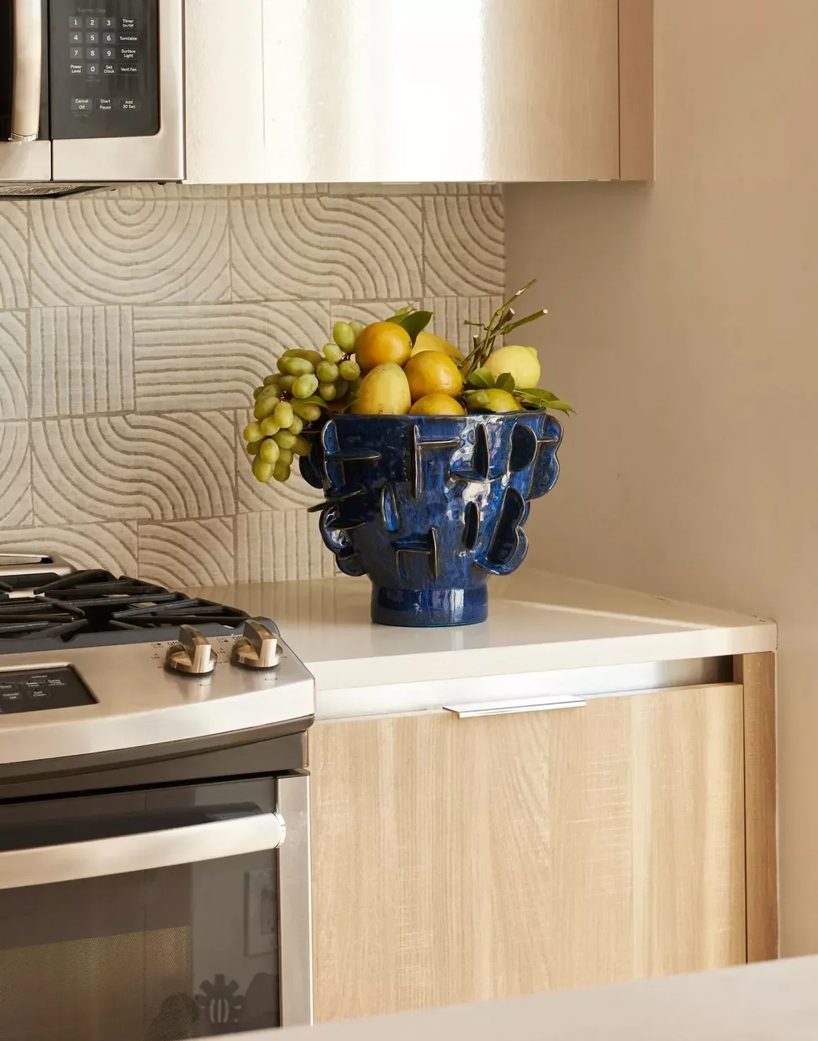 53 Fresh Summer Home Decor Ideas That'll Transform Your Space 29 Arrange Fruit Artfully