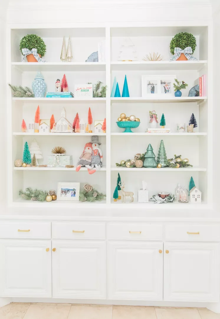 115 Stunning Christmas Decorating Ideas to Transform Your Home This Holiday Season Arrange a Christmas Shelfie
