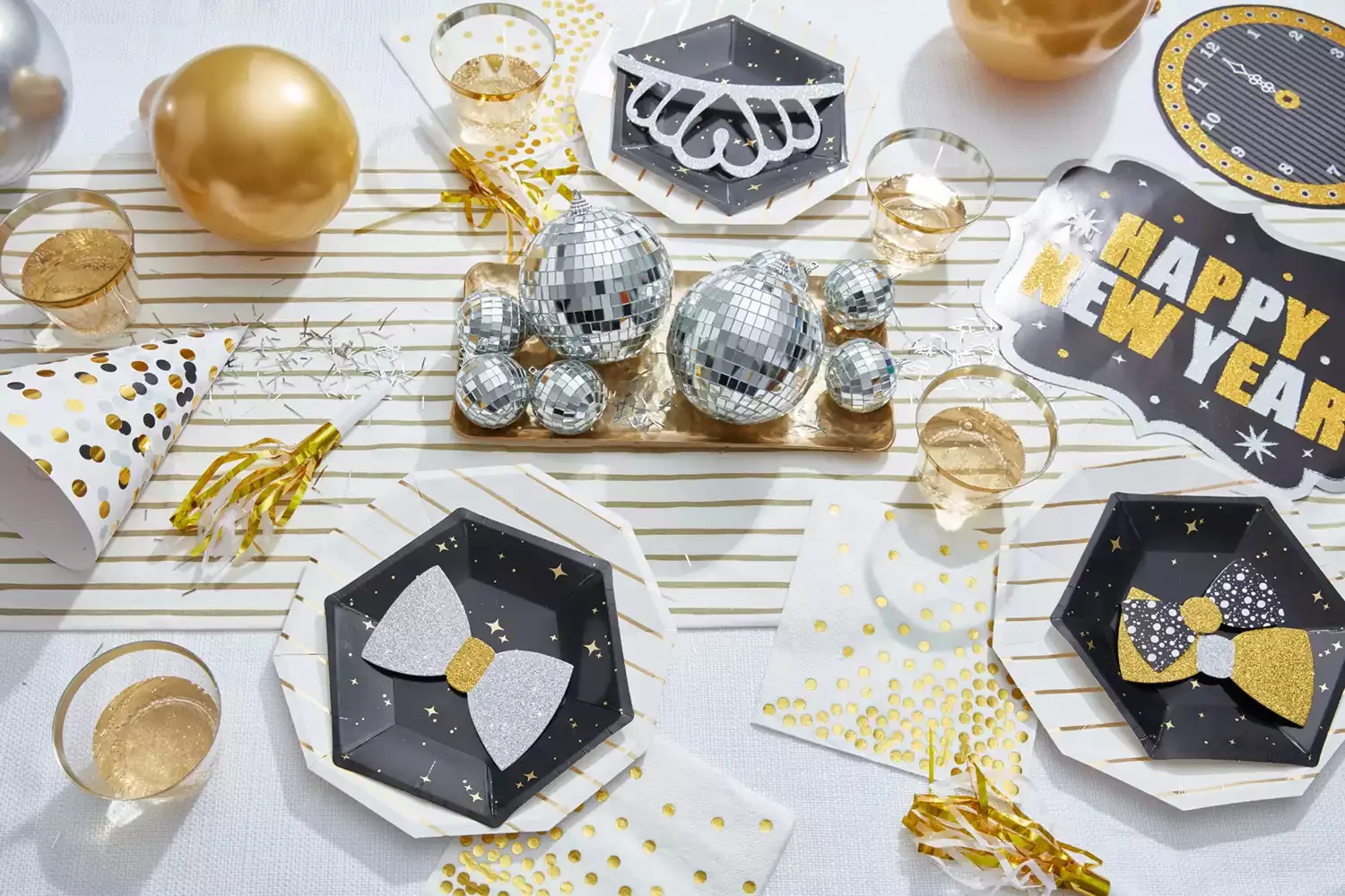 33 Creative New Year's Eve Home Party Ideas to Transform Your Space 7 Art Deco Decor