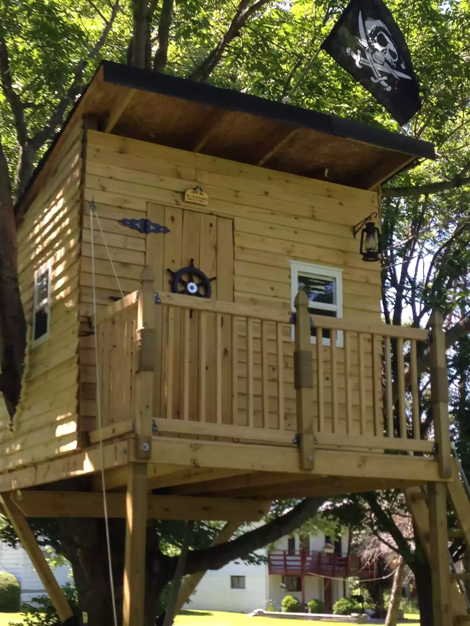 28 Amazing Treehouse Design Ideas That Will Transform Your Backyard 14 Assemble a Pirate Hideout