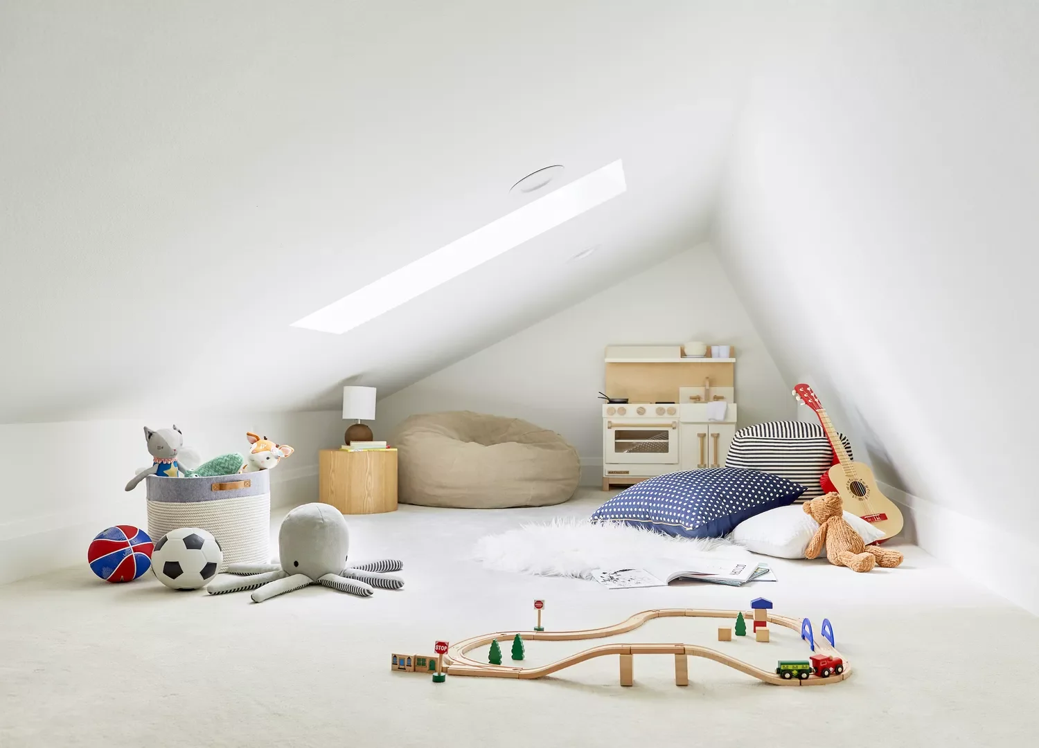 48 Creative Ways to Transform Your Extra Room Into Something Amazing 6 Attic Playroom