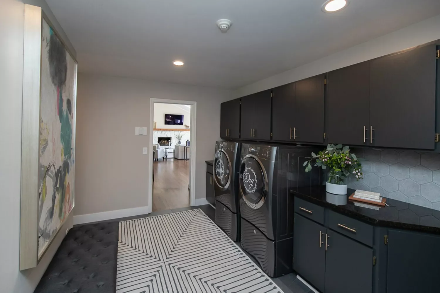 30+ Stunning Tile Ideas That Will Transform Your Laundry Room Backsplash