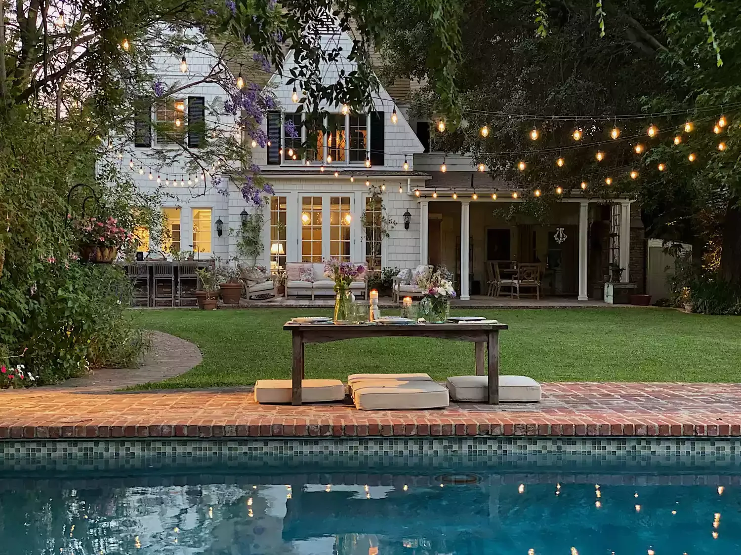 75 Stunning Backyard Pool Ideas That Will Transform Your Outdoor Space 24 Backyard Pool Dining Table