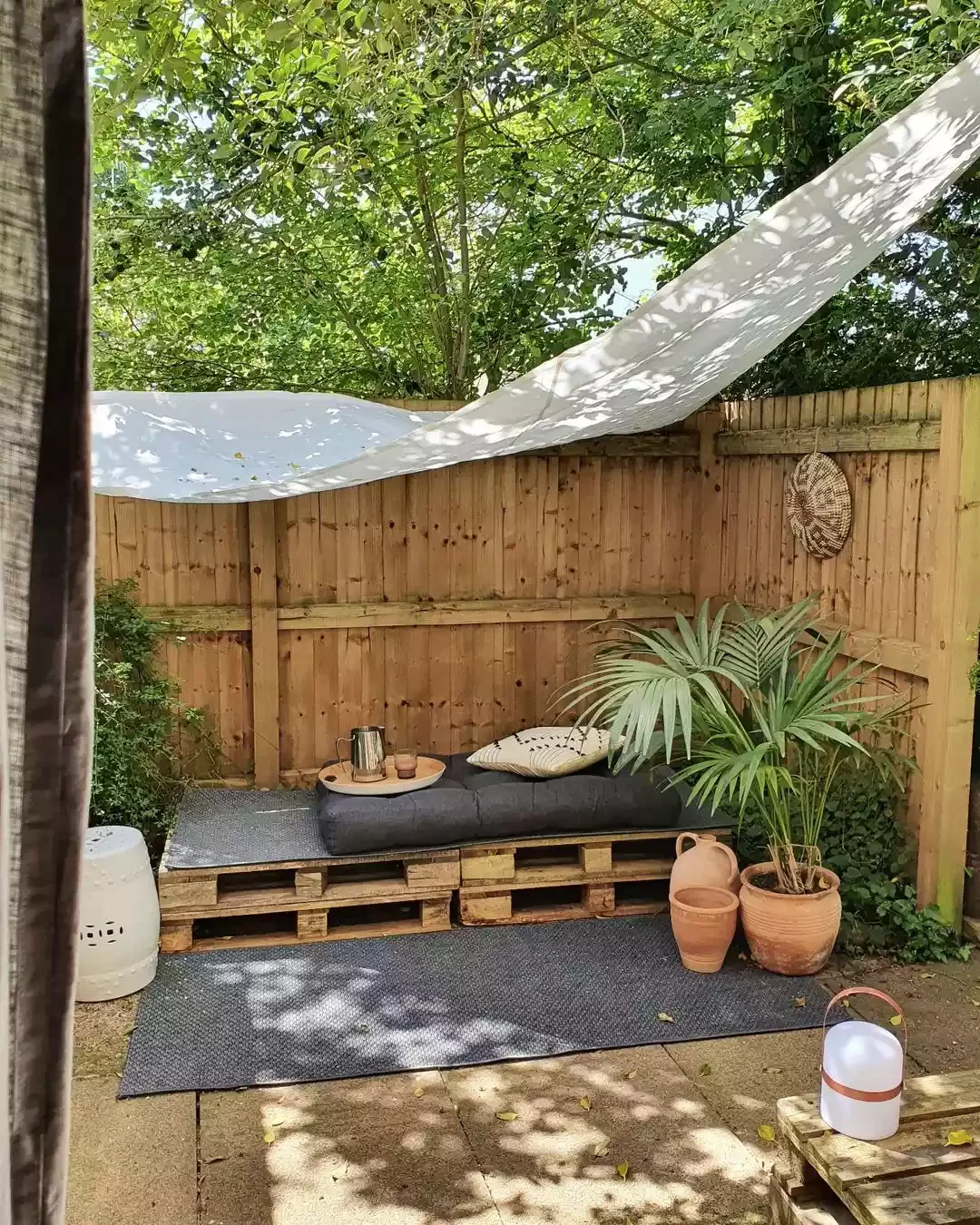 60 Creative Wood Pallet Furniture Projects That Won't Break Your Budget Backyard Seating