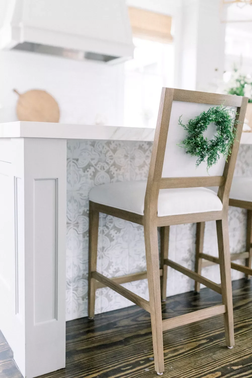 75 Stunning DIY Holiday Wreath Ideas to Transform Every Space in Your Home 21 Bar Stool Mini Wreath
