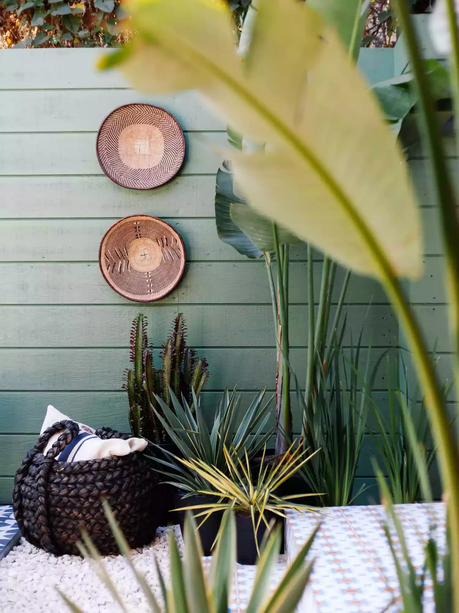 16 Creative Patio Wall Ideas That Will Transform Your Outdoor Living Space 2 Basket Display