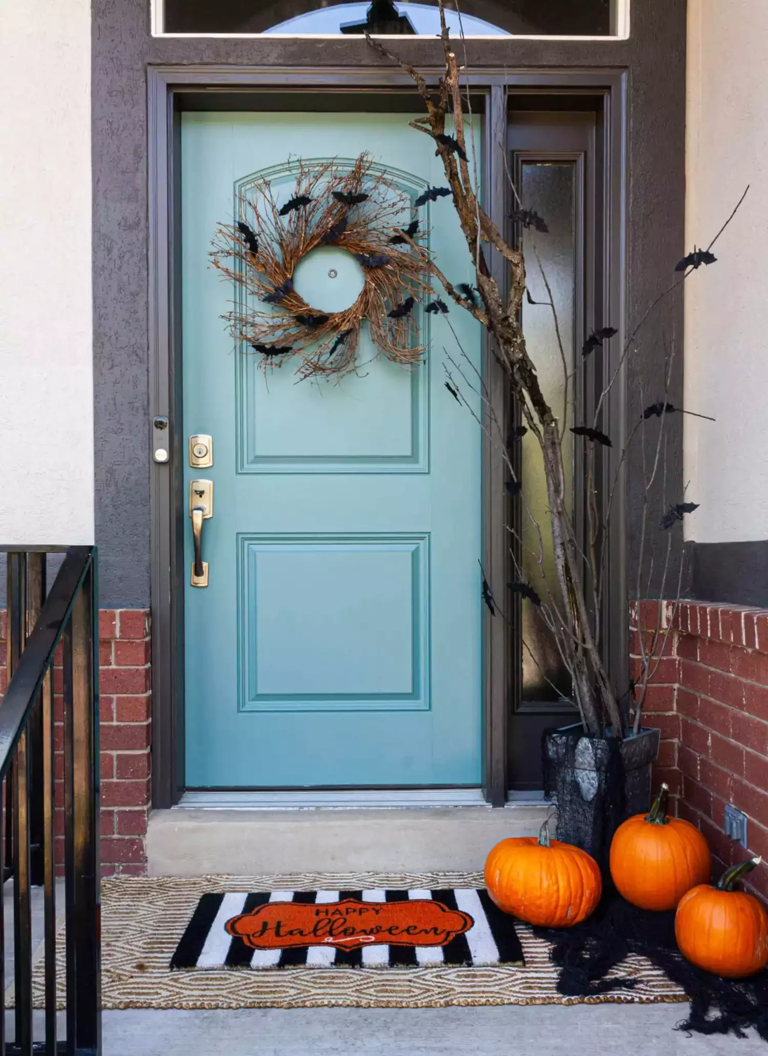 42 Quick Halloween Door Decorations You Can Create in Under an Hour 23 Bat Wreath
