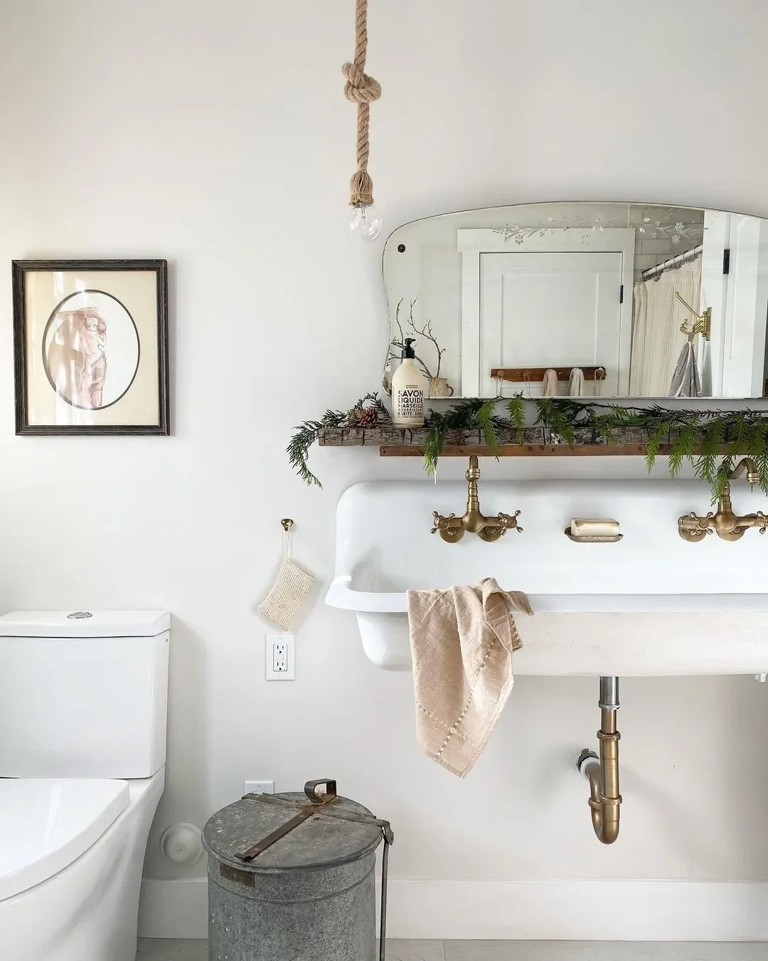 61 Stunning DIY Christmas Garland Ideas to Transform Your Holiday Decor 31 Bathroom Sink Garland