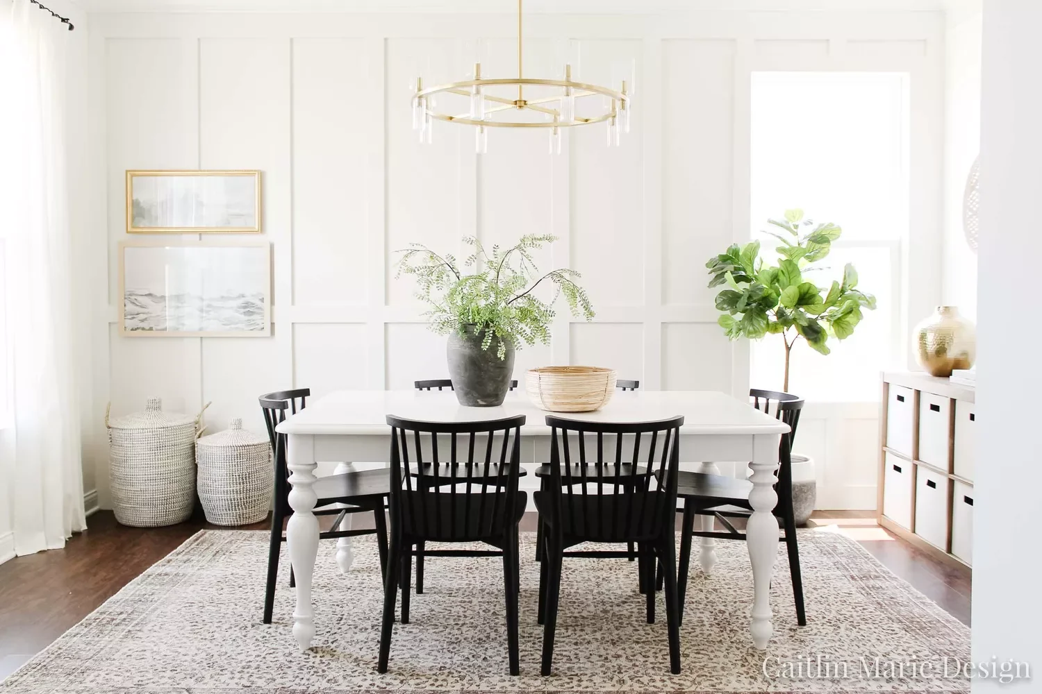 35 Beautiful Dining Room Rug Ideas That Will Transform Your Space 17 Be Bold With a Coastal-Style Rug