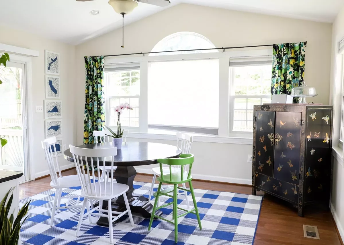 35 Beautiful Dining Room Rug Ideas That Will Transform Your Space 15 Be Playful With Gingham