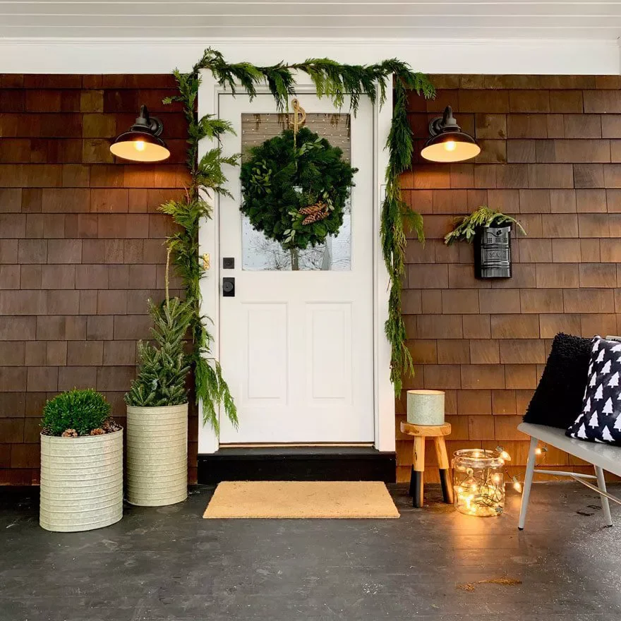 68 Christmas Front Porch Ideas That Make Your Home the Envy Beach House Holiday Feel