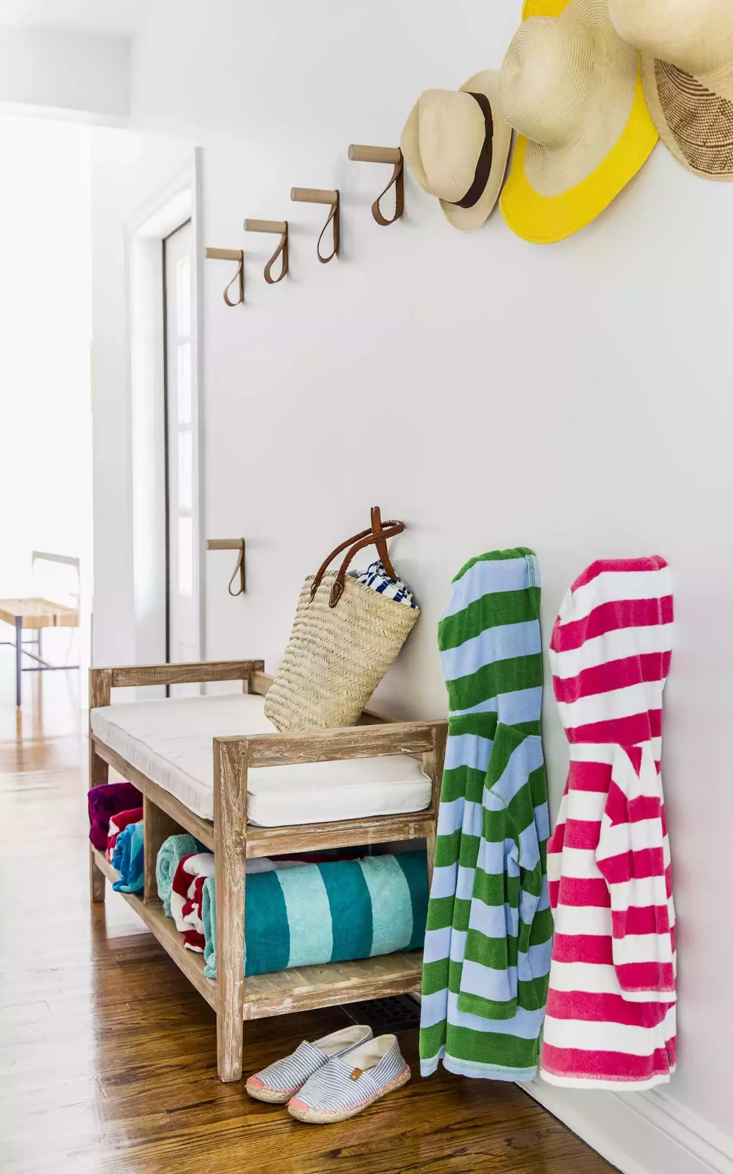 25 Stunning Mudroom Bench Ideas That Combine Style and Storage 5 Beach House Mudroom Bench