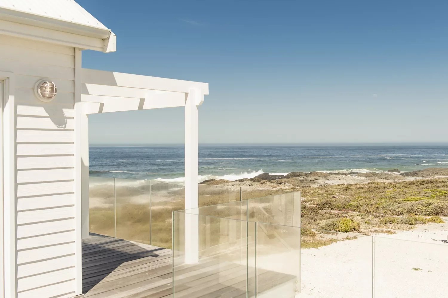 30 Stunning Porch Railing Designs to Transform Your Outdoor Space 22 Beach House Views