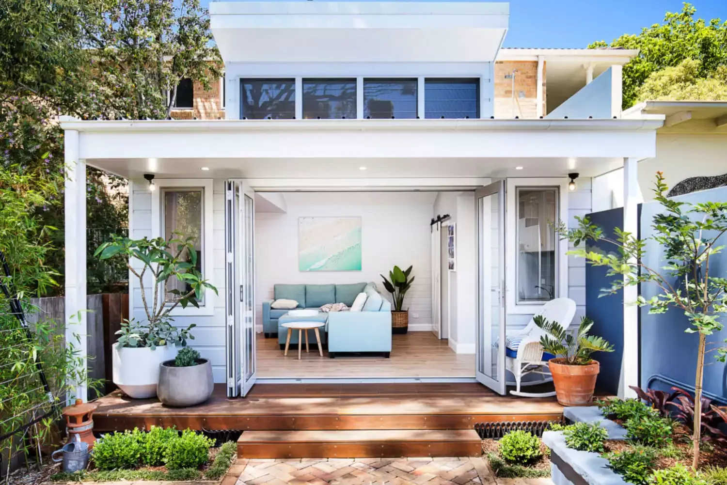 21 Inviting Guest House and Cottage Designs That Welcome Everyone 12 Beachy Guest Cottage