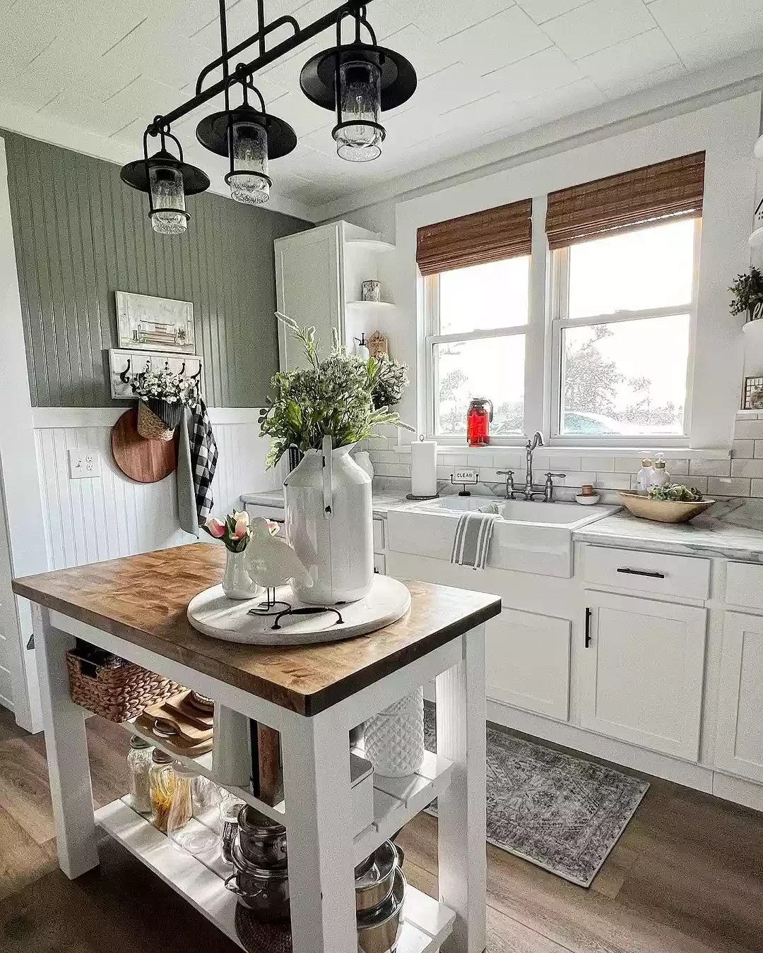 68 Charming Farmhouse Kitchen Ideas That Never Go Out of Style Beadboard Walls in Farmhouse Kitchen