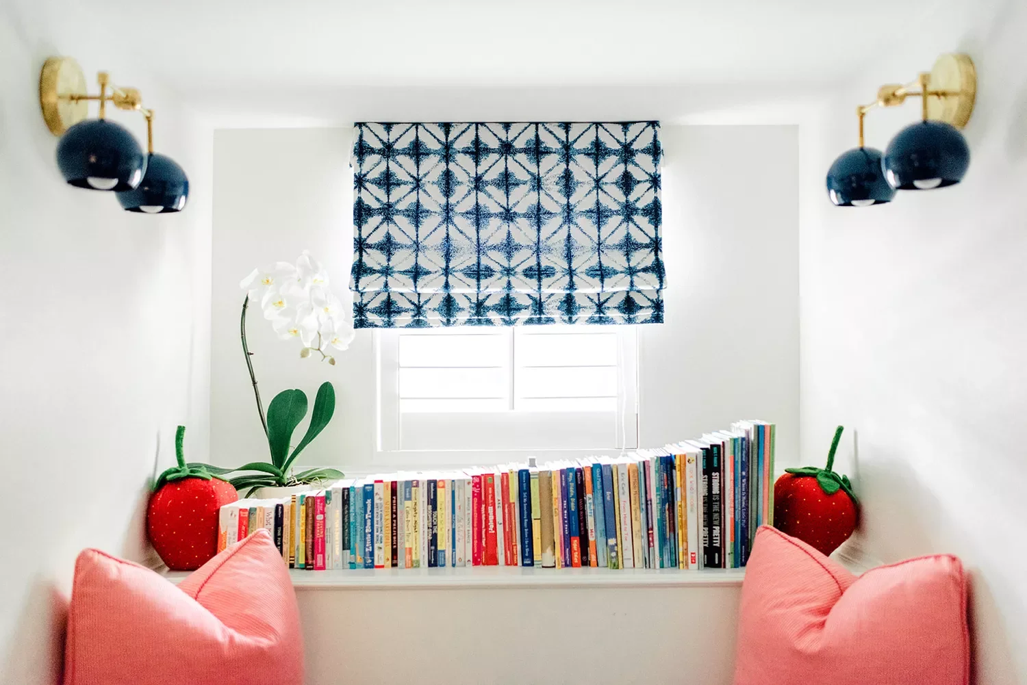 25 Enchanting Kids' Reading Nooks That Blend Style and Functionality 16 Bean Bags